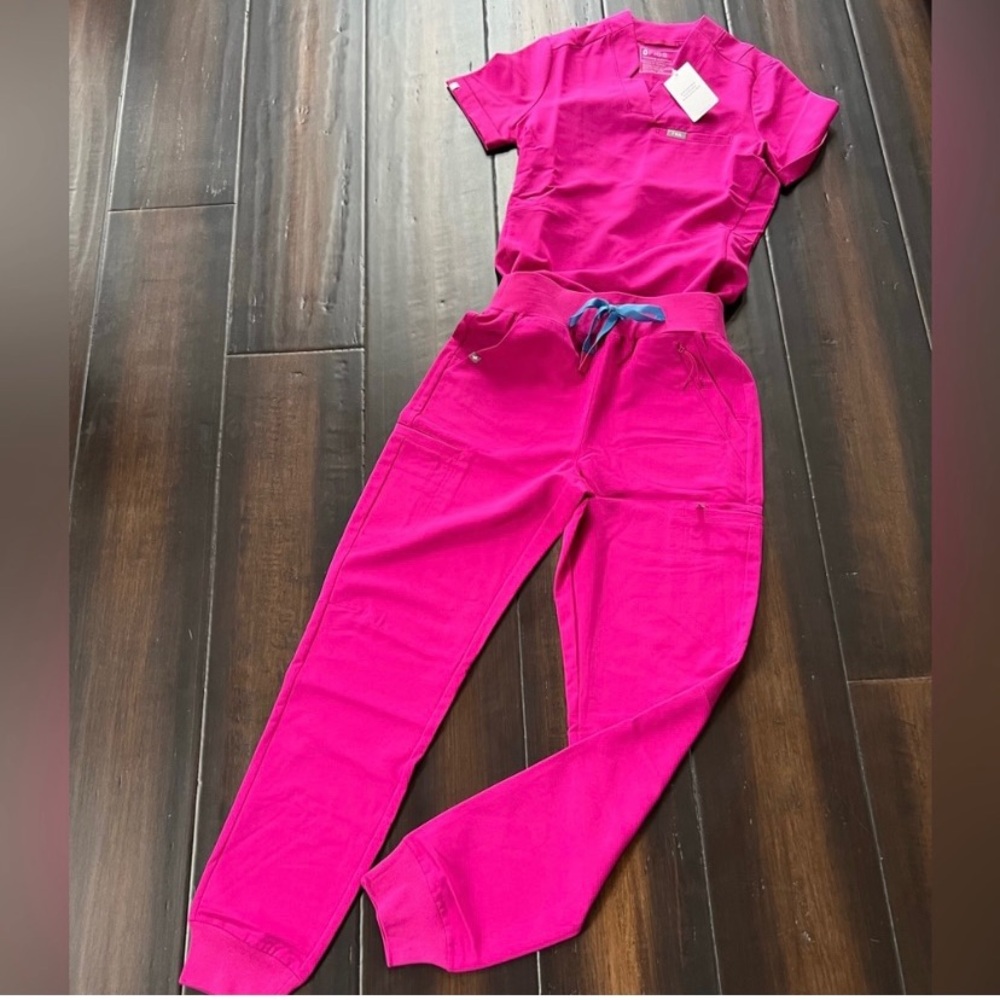 FIGS XXS top XS jogger RASBERRY SORBET NWOT